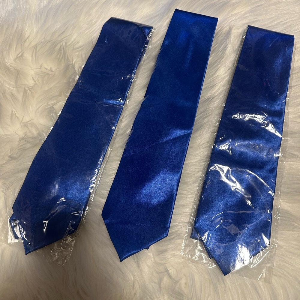 Elegant Blue Men's Tie